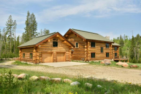 Ranch Creek Luxury Log Home, Hot Tub & Great Views - FREE Activities & Equipment Rentals Daily